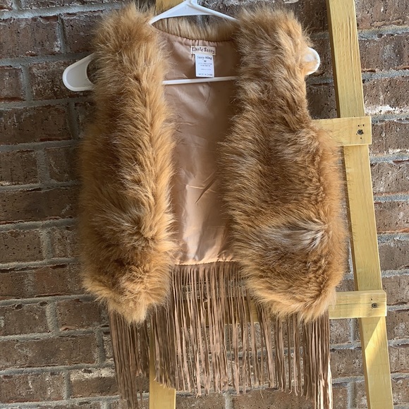 Faux fur vest with fringe - Picture 6 of 6